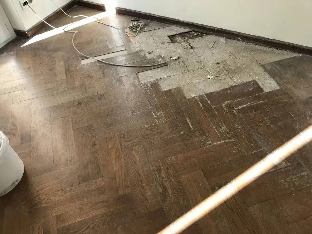 Ponçage parquet près de Saint-Tropez