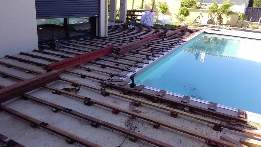 tour piscine travaux
